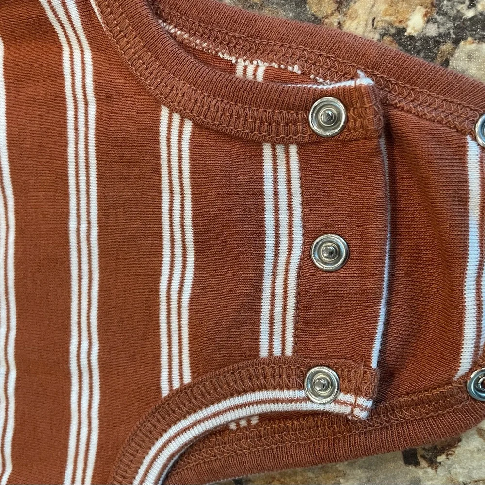 NWOT~ Baby Boy BUNDLE OF 2 long sleeves Onesies SZ: 3M Brown Bear Brown stripe
